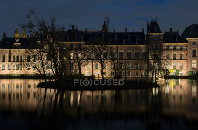 Binnenhof illuminated at night — Stock Photo