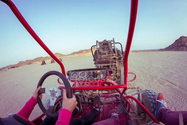 Beach buggy in desert — Stock Photo