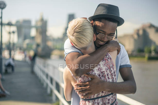 Young couple outdoors — Stock Photo