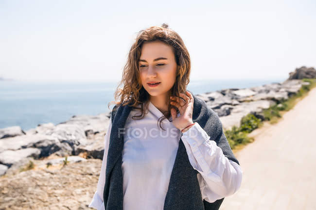 Woman on holiday by the seaside, Istanbul, Turkey, Asia — Stock Photo