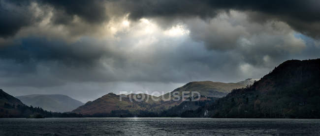 Vista panorâmica do lago Ullswater — Fotografia de Stock