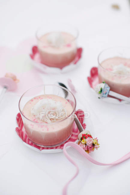 Cups of custard with coconut — Stock Photo