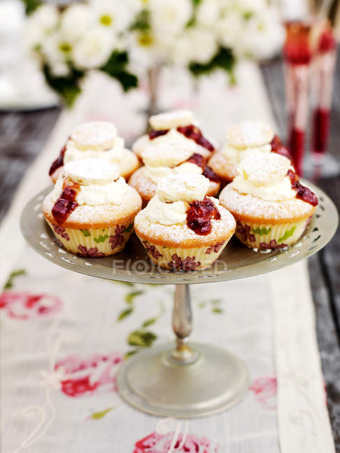 Platter of decorated cupcakes — Stock Photo