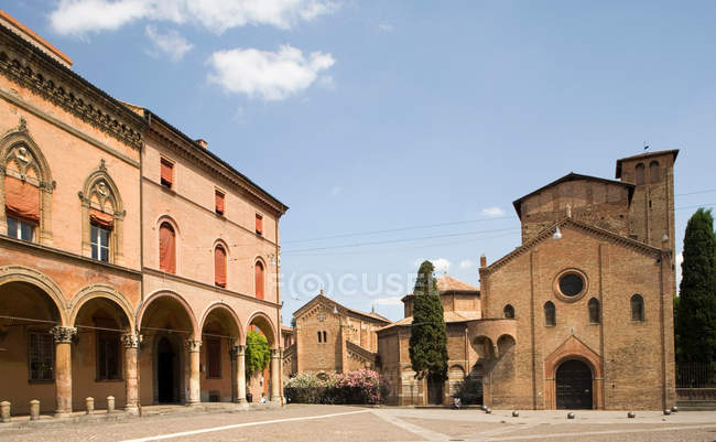 Arches on buildings in town square — Stock Photo