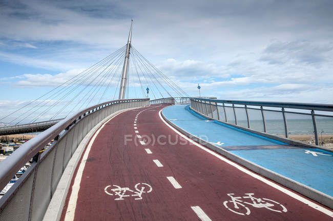 Pedestrian and cycle bridge — Stock Photo