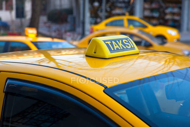 Türkisches Taxischild — Stockfoto