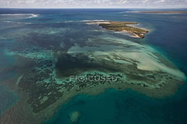 Vista de la isla tropical - foto de stock