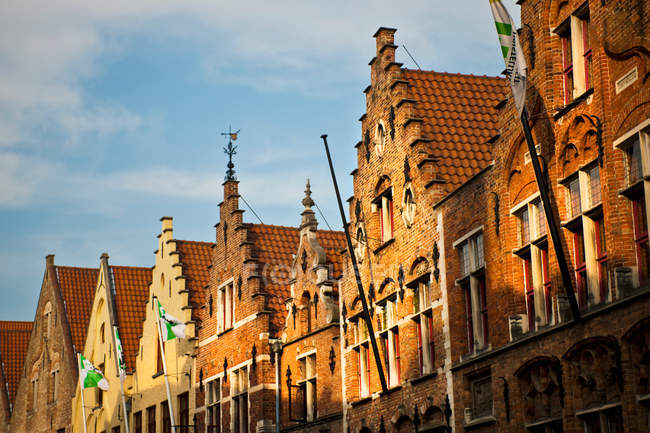 Tiled roofs and brick houses — Stock Photo