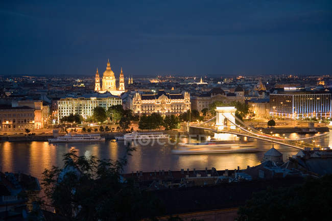 Vue aérienne de Budapest la nuit — Photo de stock