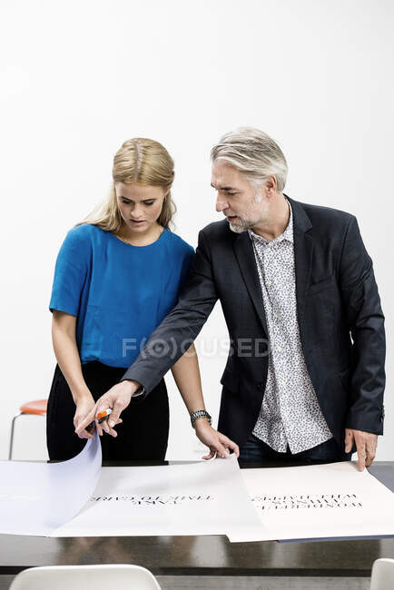Business people in discussion at office — Stock Photo