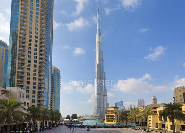 Downtown Dubai, Burj Khalifa, Emiratos Árabes Unidos - foto de stock