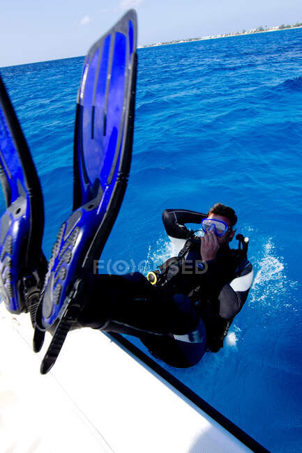 Rolling into the ocean — Stock Photo