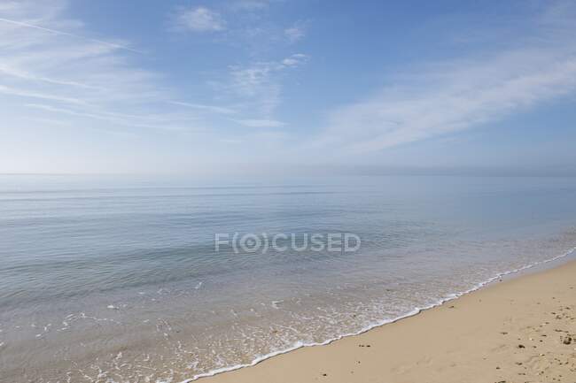 Ruhiges Meer und blauer Himmel, Poole, Dorset, Großbritannien — Stockfoto