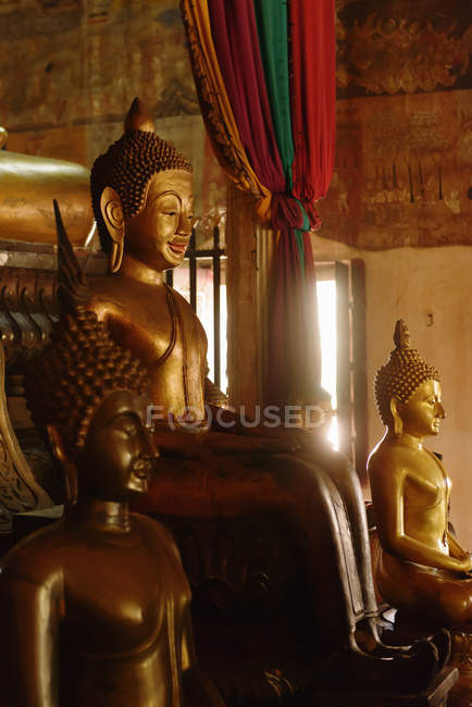 Statue de Bouddah, temple Wat bo, Siem Reap, Cambodge — Photo de stock
