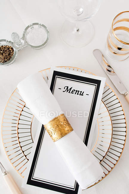 Restaurant place setting — Stock Photo