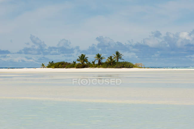 Île dans l'océan Pacifique Sud — Photo de stock