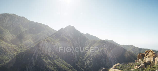 Beau paysage des montagnes — Photo de stock