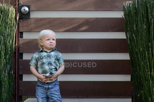 Toddler boy crying outdoors — Stock Photo