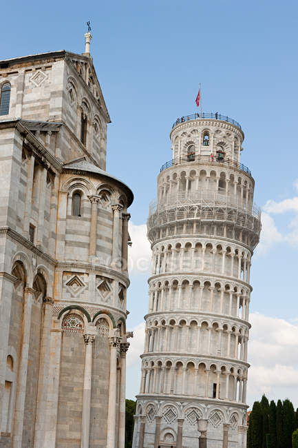 Leaning tower with blue sky — Stock Photo