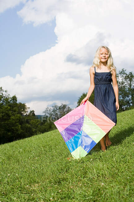 Girl with a kite — Stock Photo