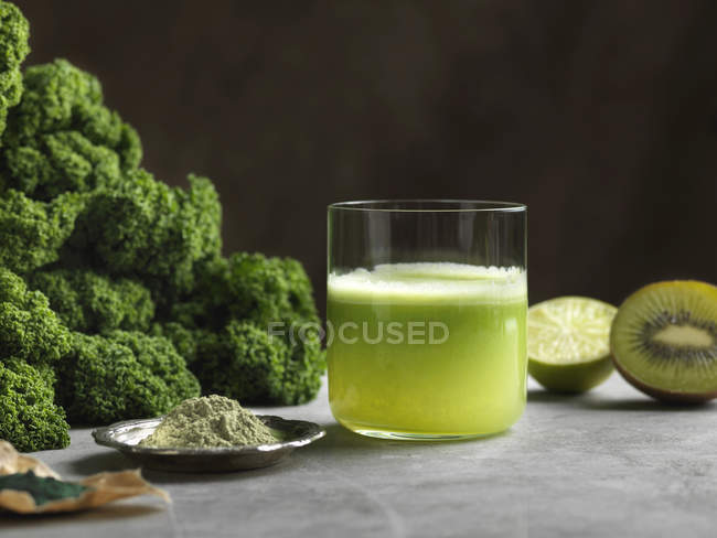 Succo crudo verde — Foto stock