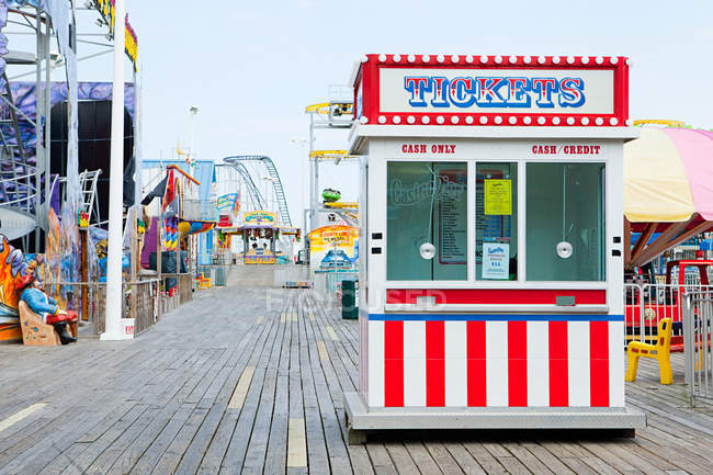 Ticket booth on boardwalk at seaside heights — Stock Photo