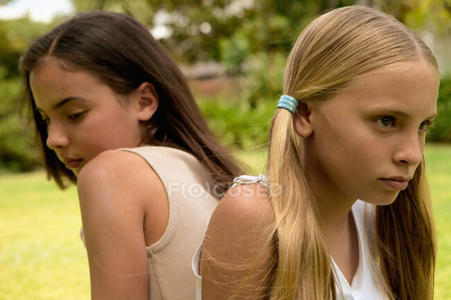 Two girlfriends not talking — Stock Photo