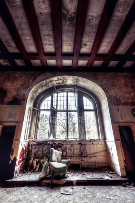 Verfallenes Innere des Sanatoriums Tupitz — Stockfoto