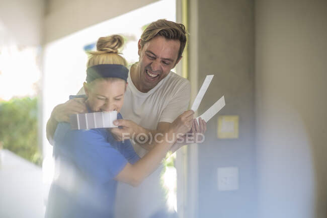 Couple painting home together — Stock Photo