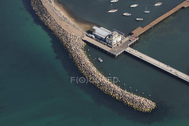 Vista aérea del muelle de St Kilda, Melbourne, Victoria, Australia - foto de stock
