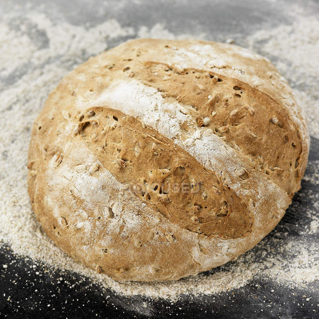 Свежая выпечка хлеба — стоковое фото