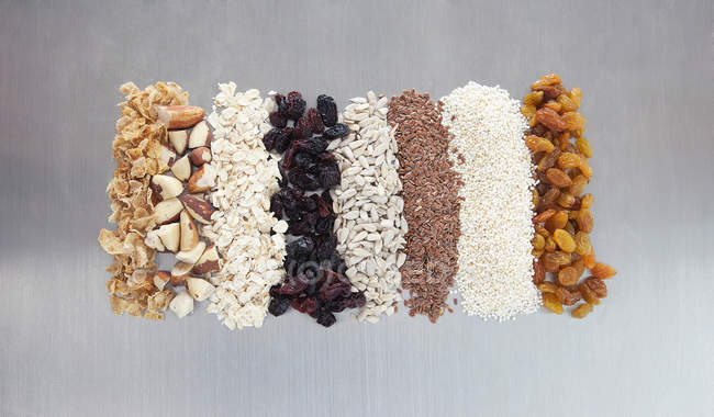 Granola et muesli faits à la main aux raisins secs — Photo de stock