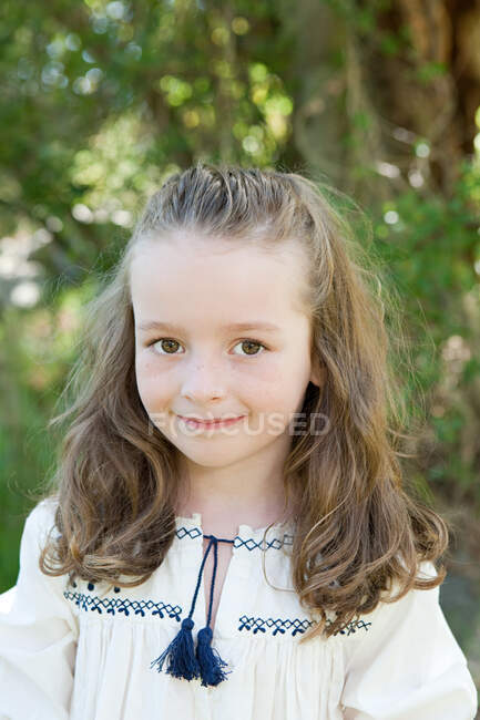 Portrait of a girl outdoors — Stock Photo