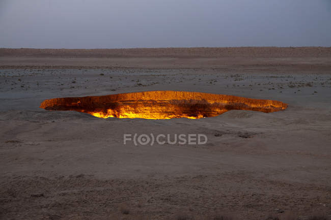 Cratère de gaz Darvaza — Photo de stock