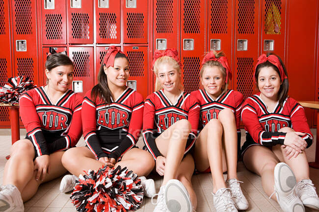 Cheerleaders in locker room — Stock Photo