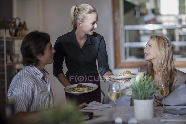 Cape Town, South Africa, people in restaurant — Stock Photo