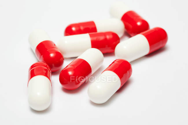Red and white capsules — Stock Photo