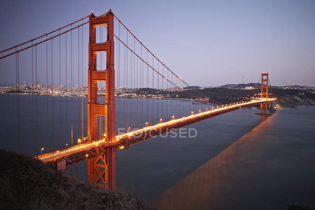 Golden Gate Bridge at dusk — Stock Photo