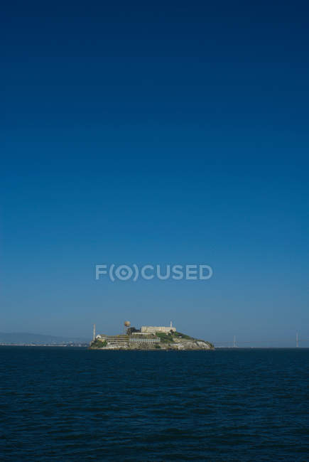 Isola di Alcatraz nella baia di San Francisco — Foto stock