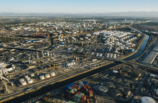 Raffineria di petrolio a Los Angeles — Foto stock