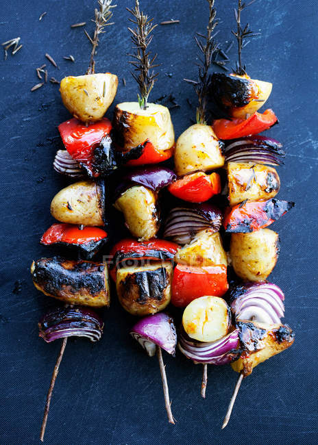 Grilled vegetable rosemary kebabs — Stock Photo