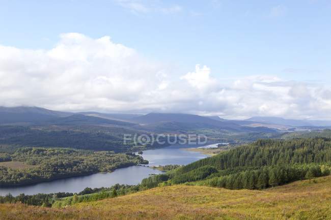 Vue panoramique du Loch Garry, Fort Augustus, Écosse — Photo de stock