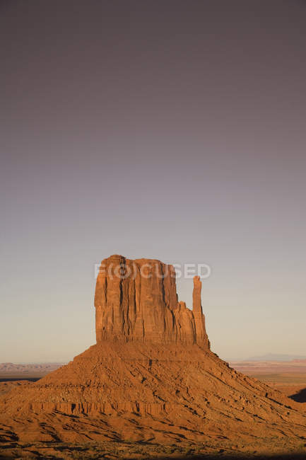 Vue sur West Mitten, Monument Valley Navajo Tribal Park, Arizona, États-Unis — Photo de stock