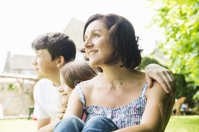 Portrait of mother with son and daughter — Stock Photo