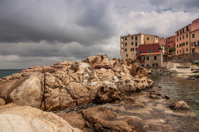 Rocks and houses Marciana town — Stock Photo