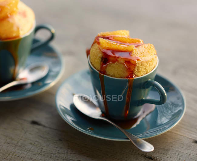 Dessert cuit dans une tasse — Photo de stock