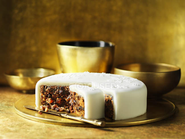 Closeup view of iced traditional fruit christmas cake — Stock Photo