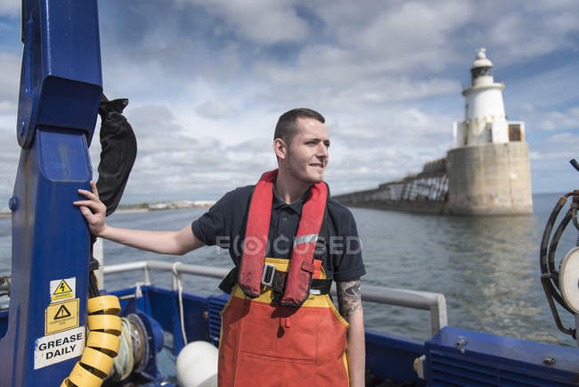 Fisherman on research ship — Stock Photo