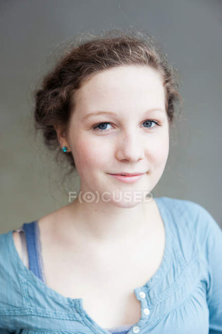 Retrato de menina adolescente, close-up — Fotografia de Stock