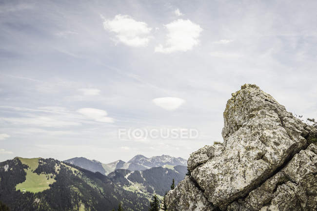 Aussichtsreicher Blick auf Felsen auf dem Mt wallberg, Bayern, Deutschland — Stockfoto